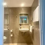 - - De Zevende Heerlijkheid Hotel