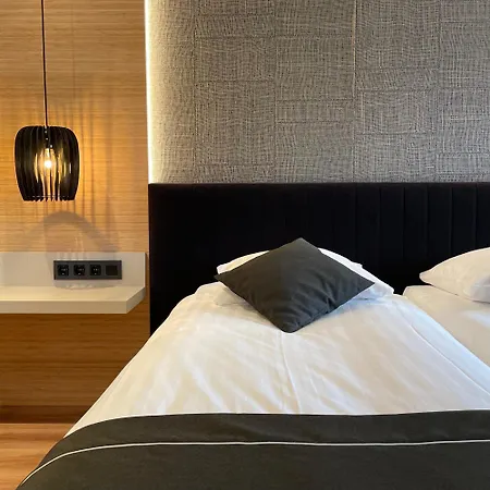 - - De Zevende Heerlijkheid Hotel 3*