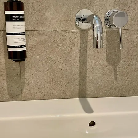 - - De Zevende Heerlijkheid Hotel 3*