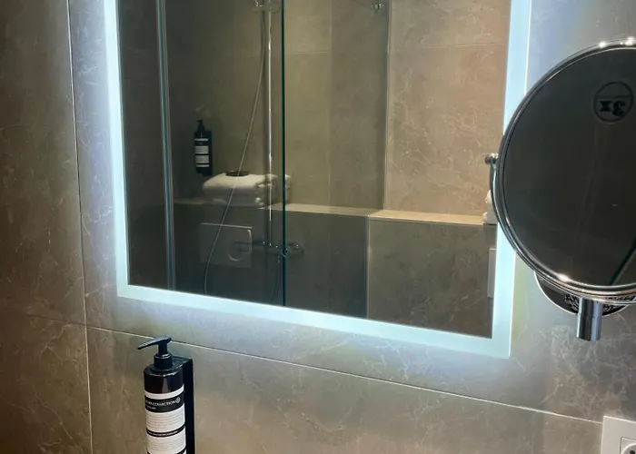 - - De Zevende Heerlijkheid Hotel 3*